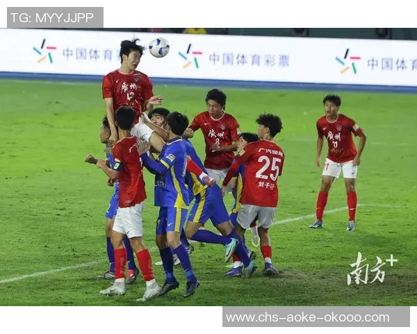 近期备受瞩目的足球明星有哪些他们的表现如何引发了球迷热议